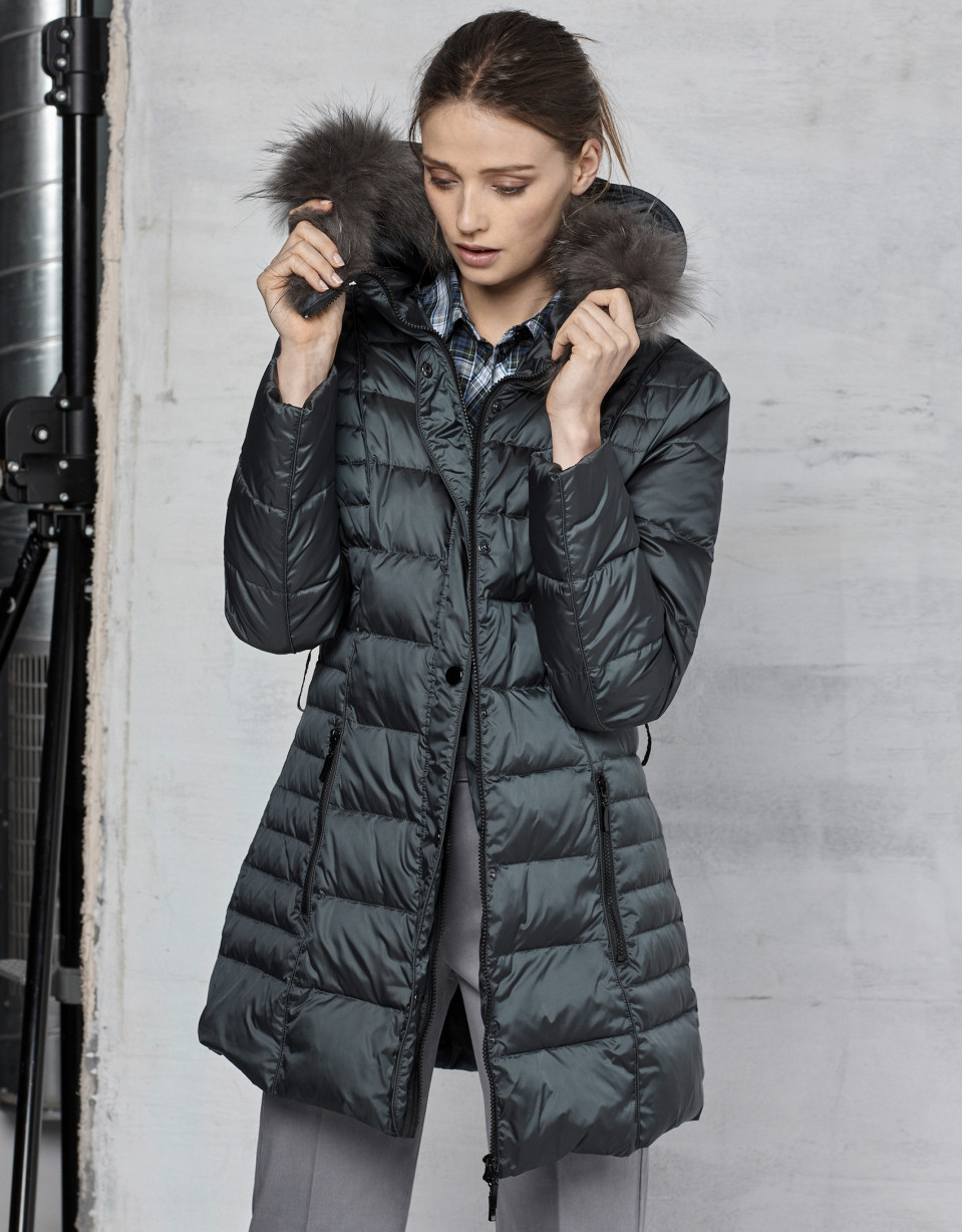 Long khaki ski jacket with leather