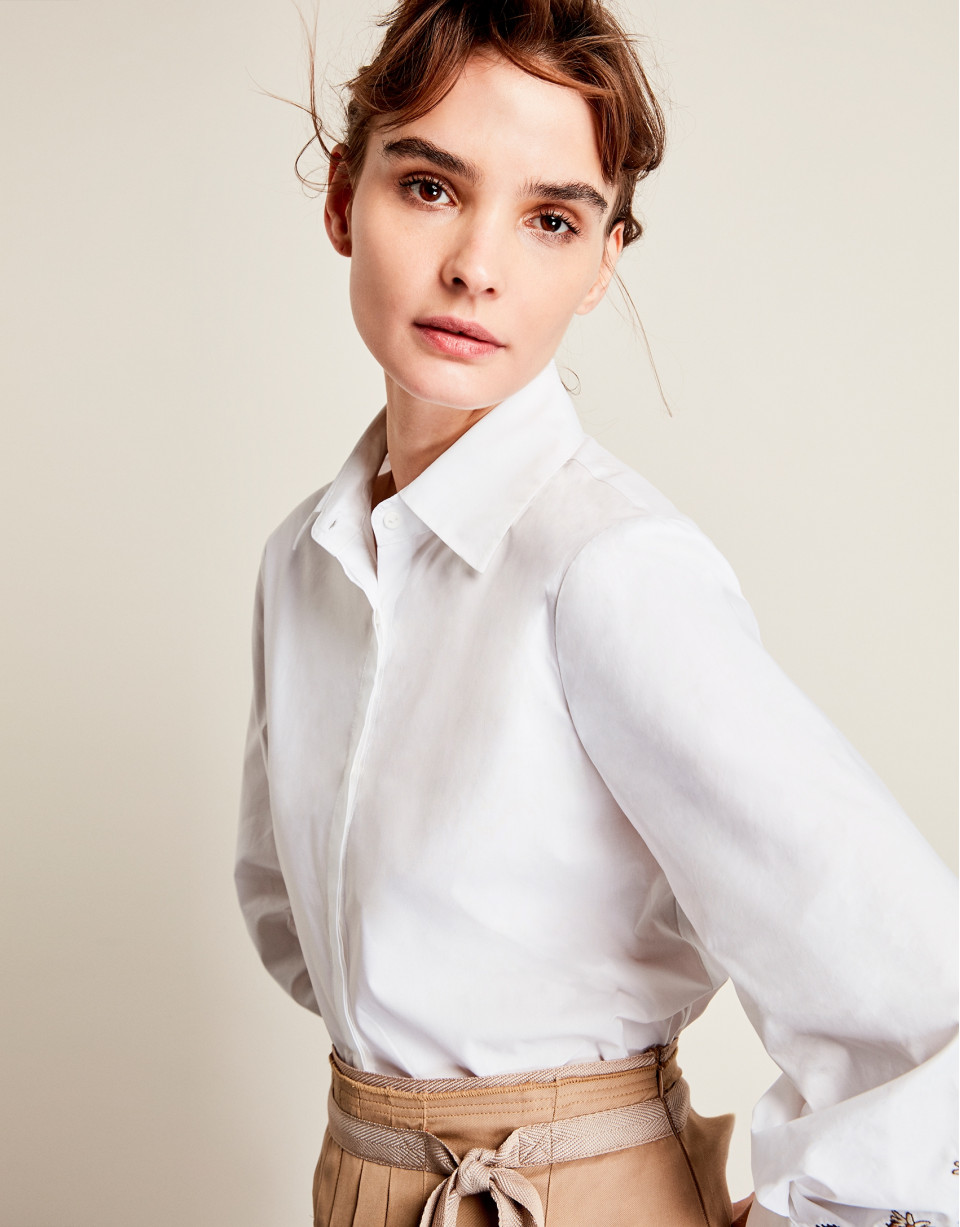 Camisa blanca mangas parche