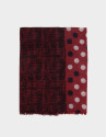 Fular con doble estampado de color rojo