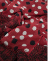 Fular con doble estampado de color rojo