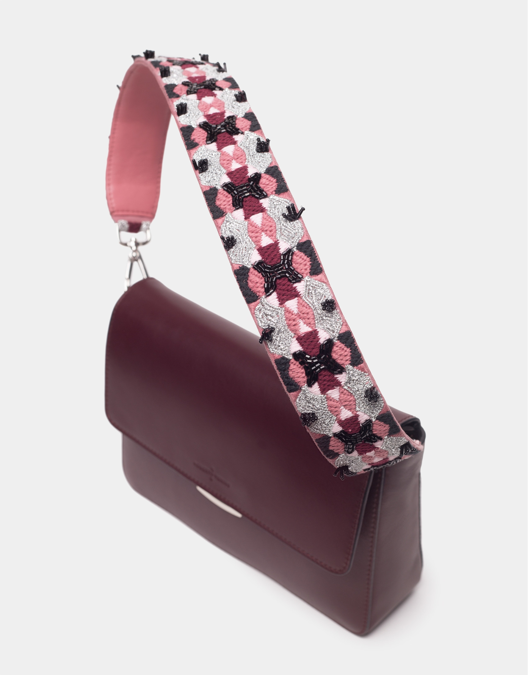Bolso Joyce asa bordada rojo