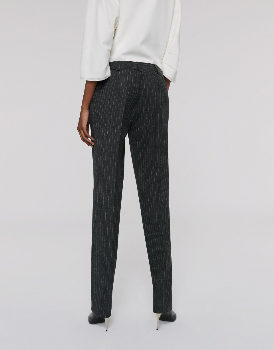 Pantalón recto raya diplomática gris