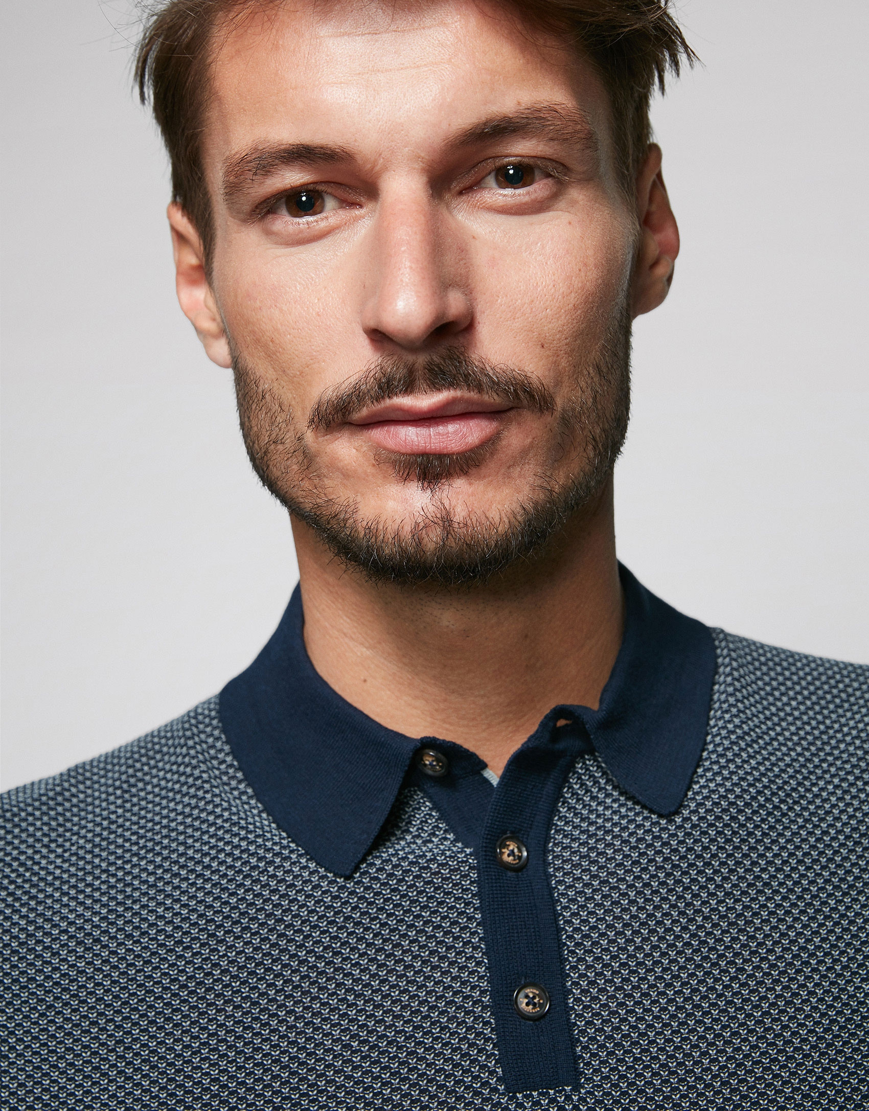 Polo algodón high twist marino/crudo