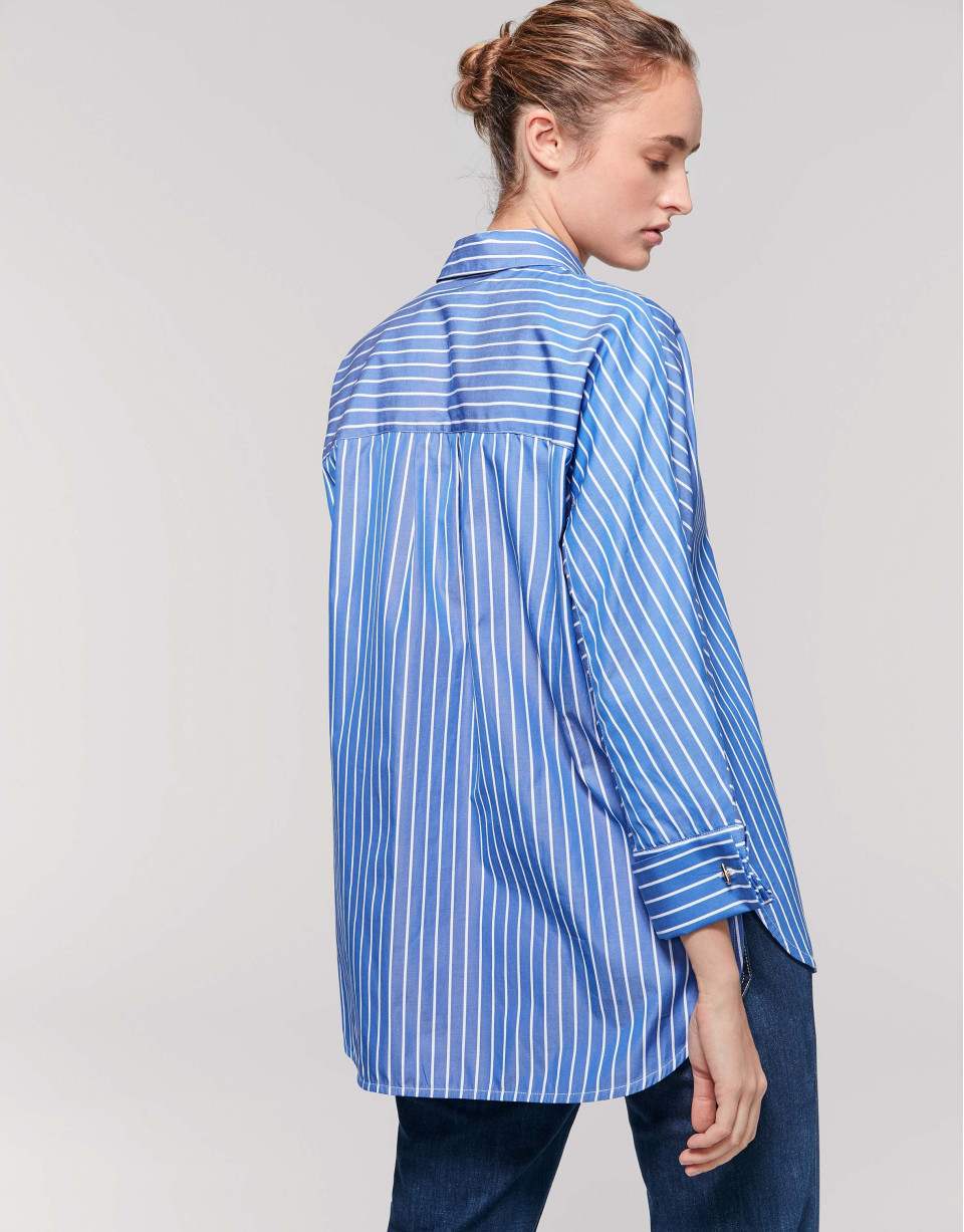 Blue stripes shirt with three-quarter sleeves