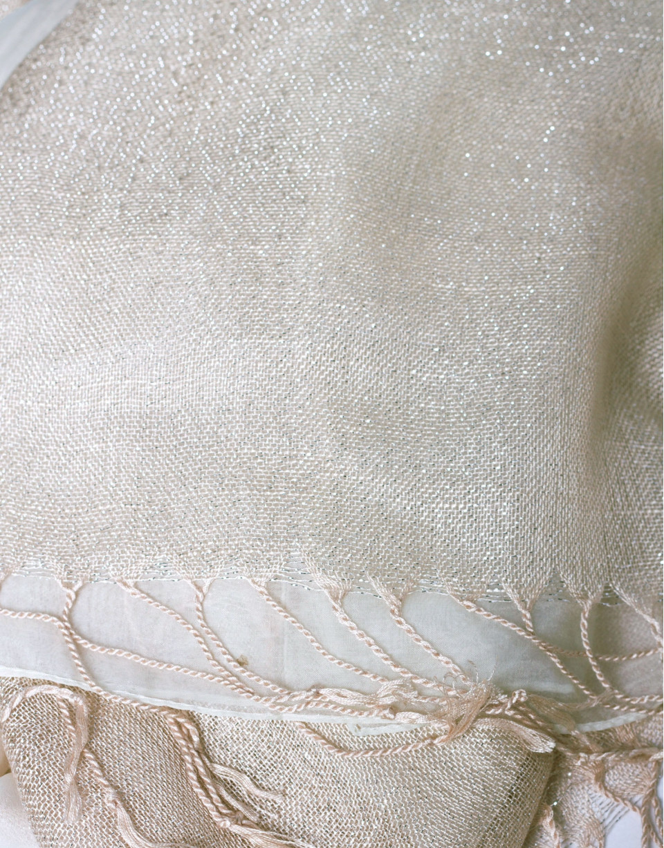 Double-faced scarf in beige tones
