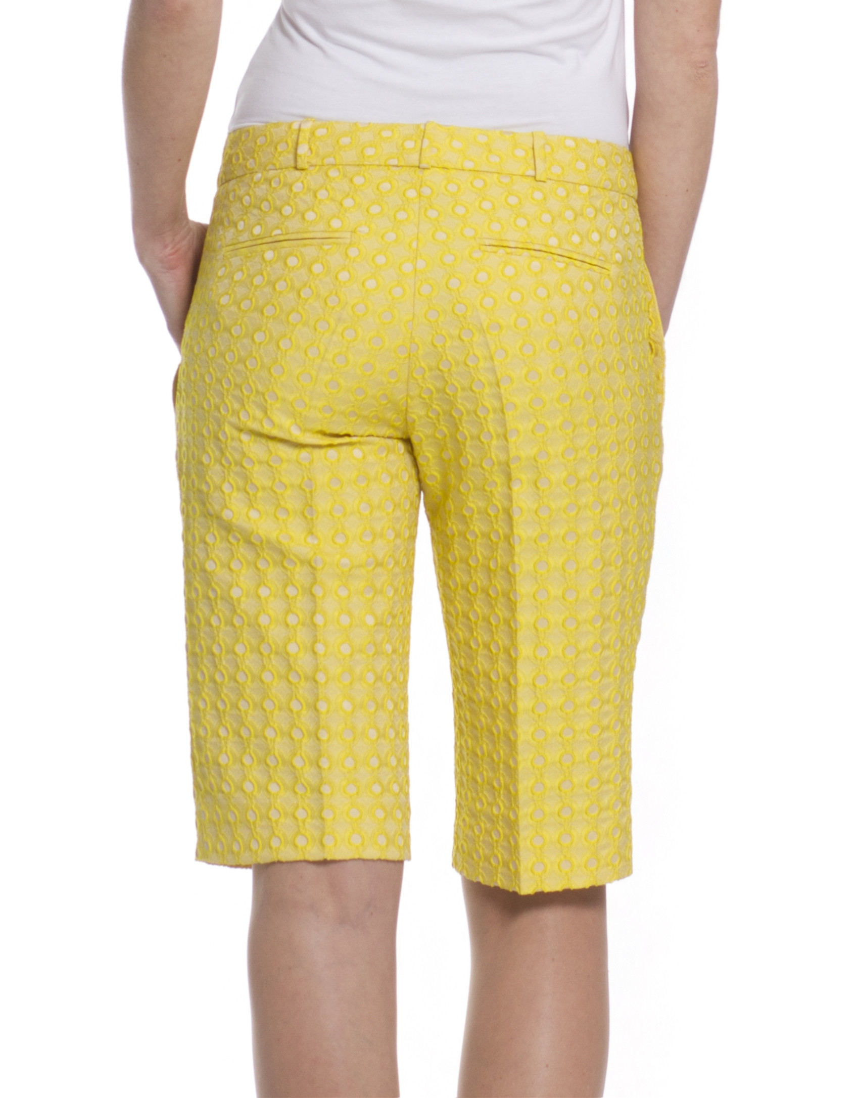  Yellow bermudas
