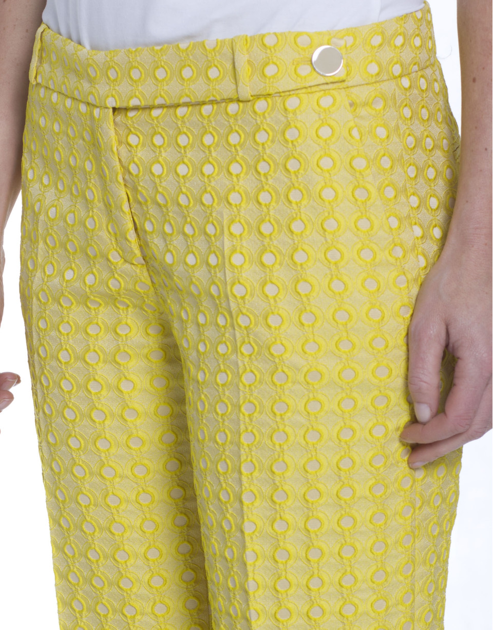  Yellow bermudas
