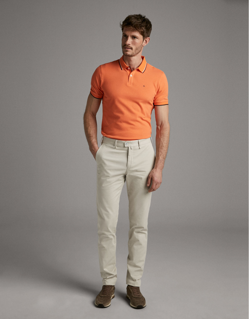 Pantalón chino beige claro