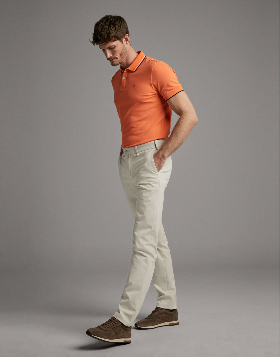 Pantalón chino beige claro