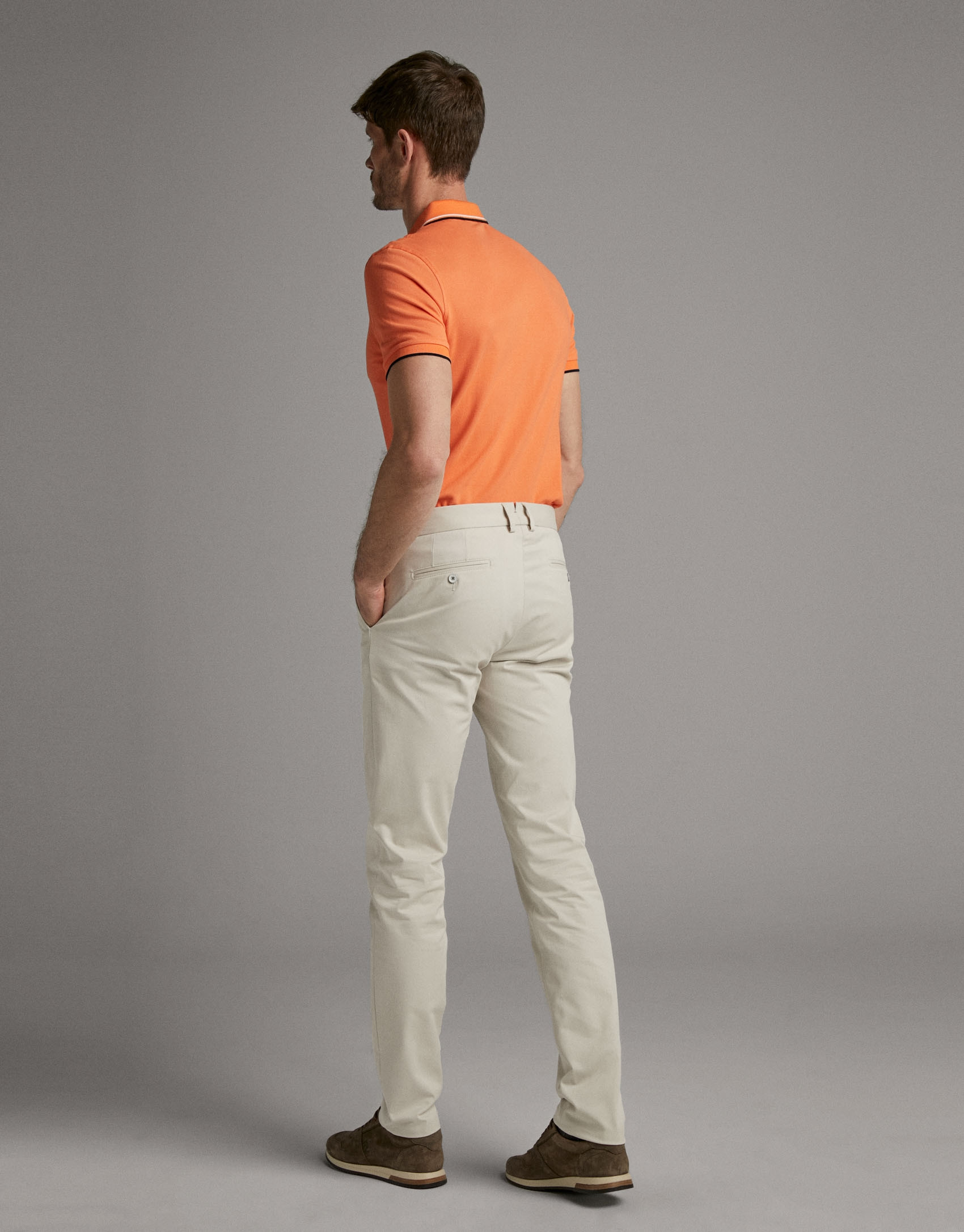 Pantalón chino beige claro