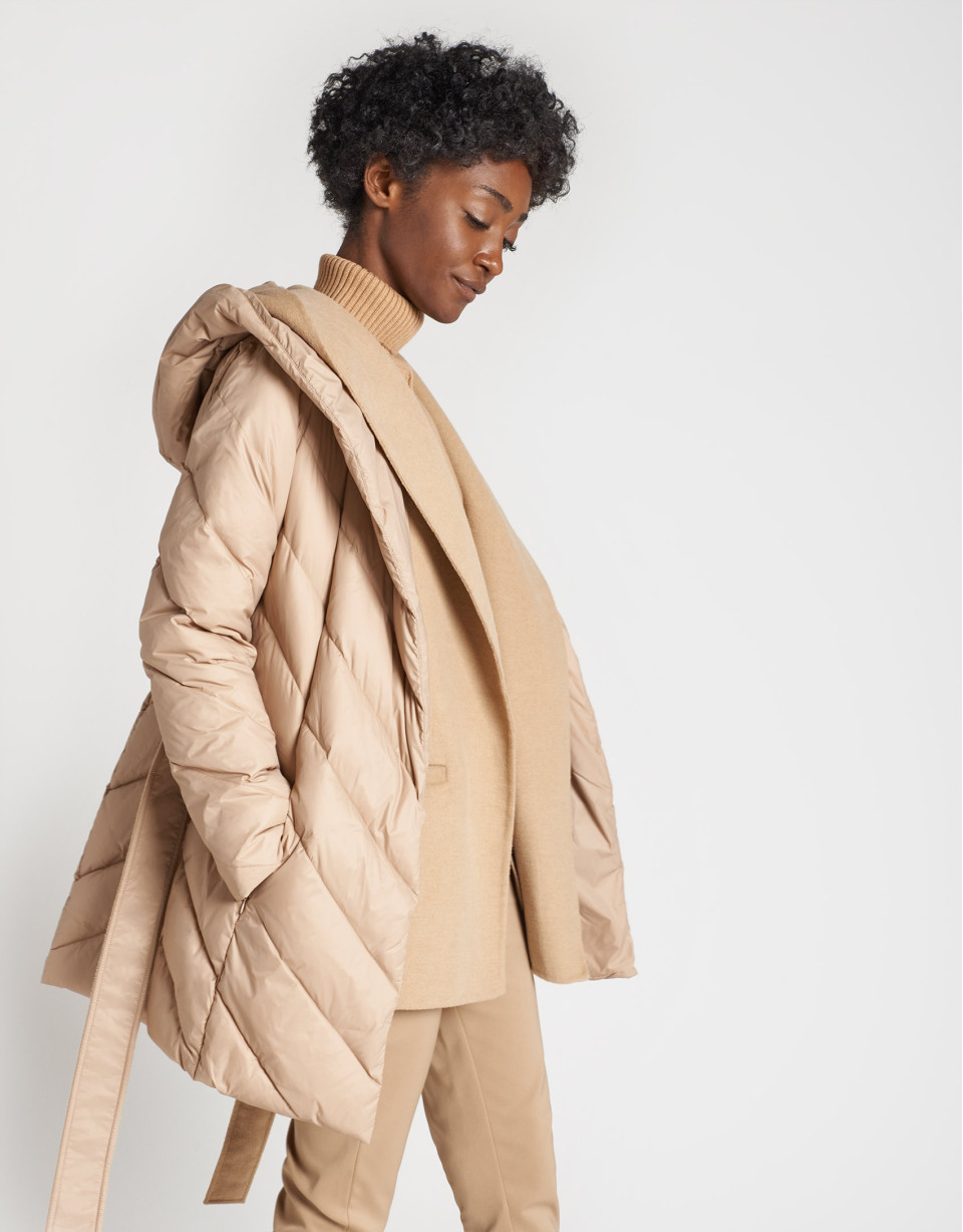 Abrigo acolchado beige con chaleco interior | Roberto Verino