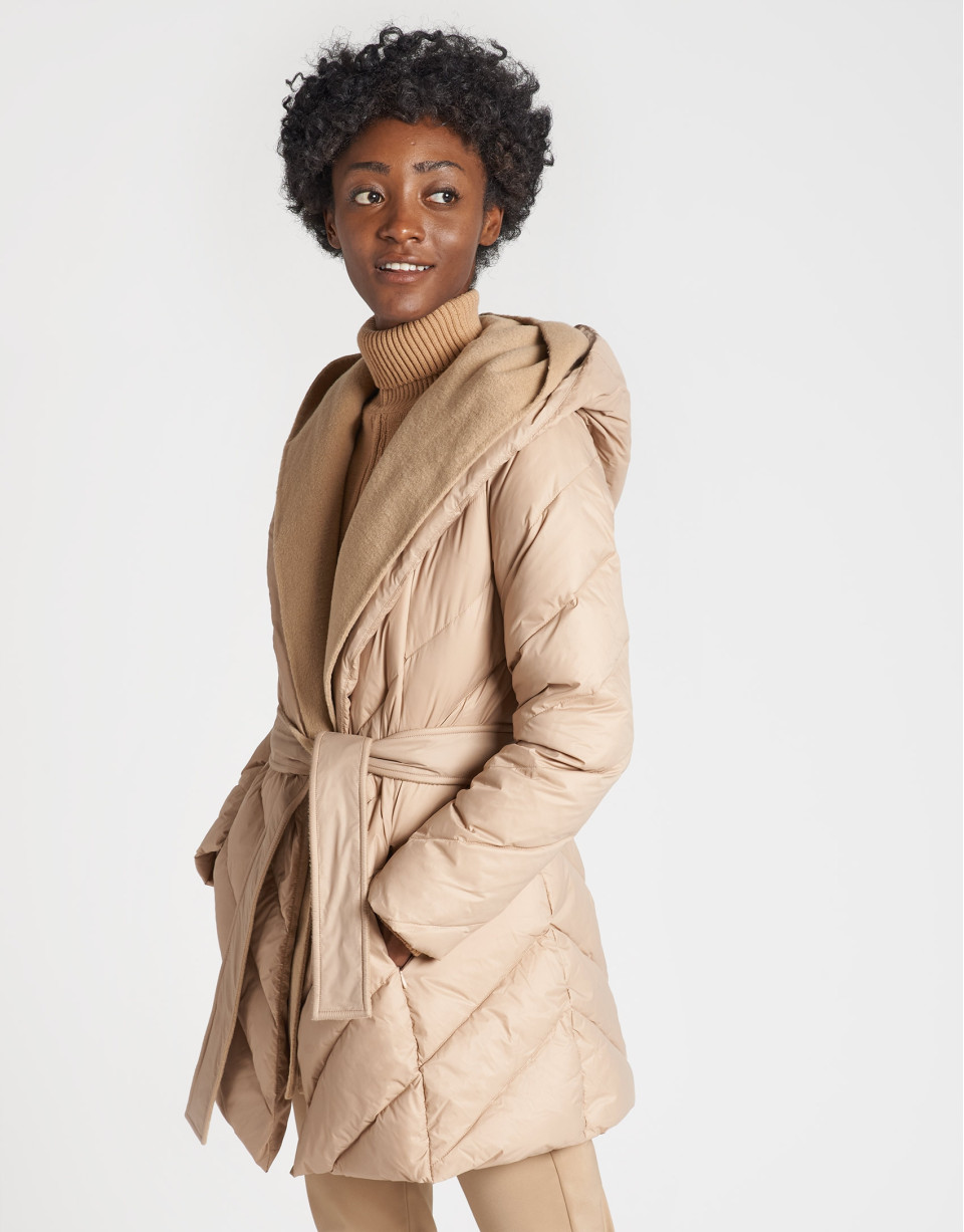 Abrigo acolchado beige con chaleco interior | Roberto Verino