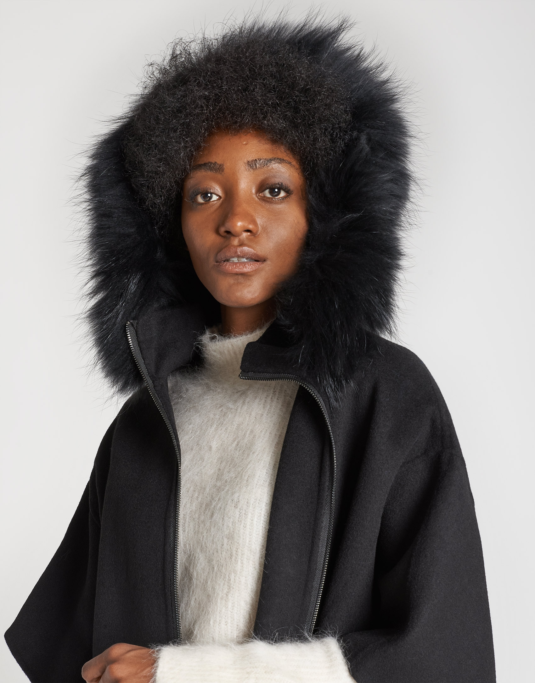 Black wool cape coat - OI20 - % - SS2021 | Roberto Verino