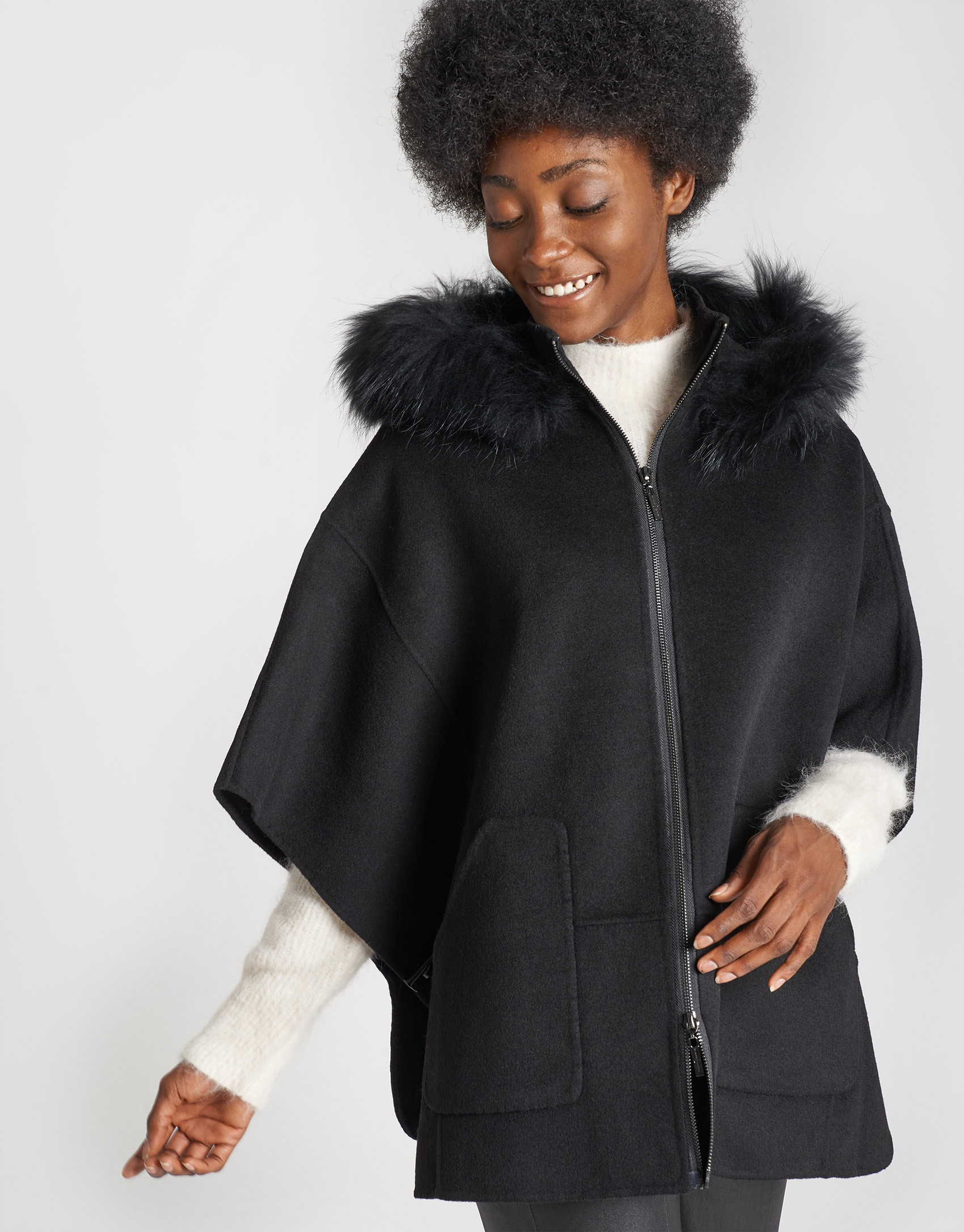 Black wool cape coat - OI20 - % - SS2021 | Roberto Verino