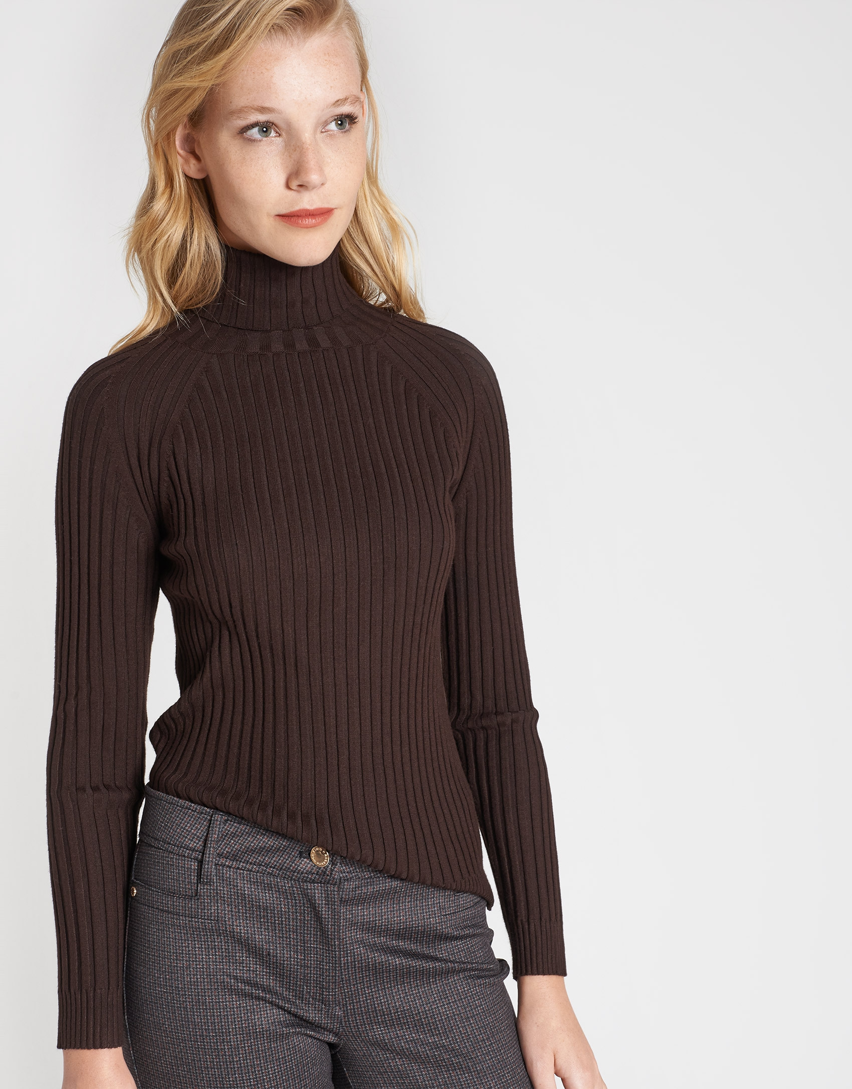 Brown sweater with ribbing - OI20 - % - SS2021 | Roberto Verino