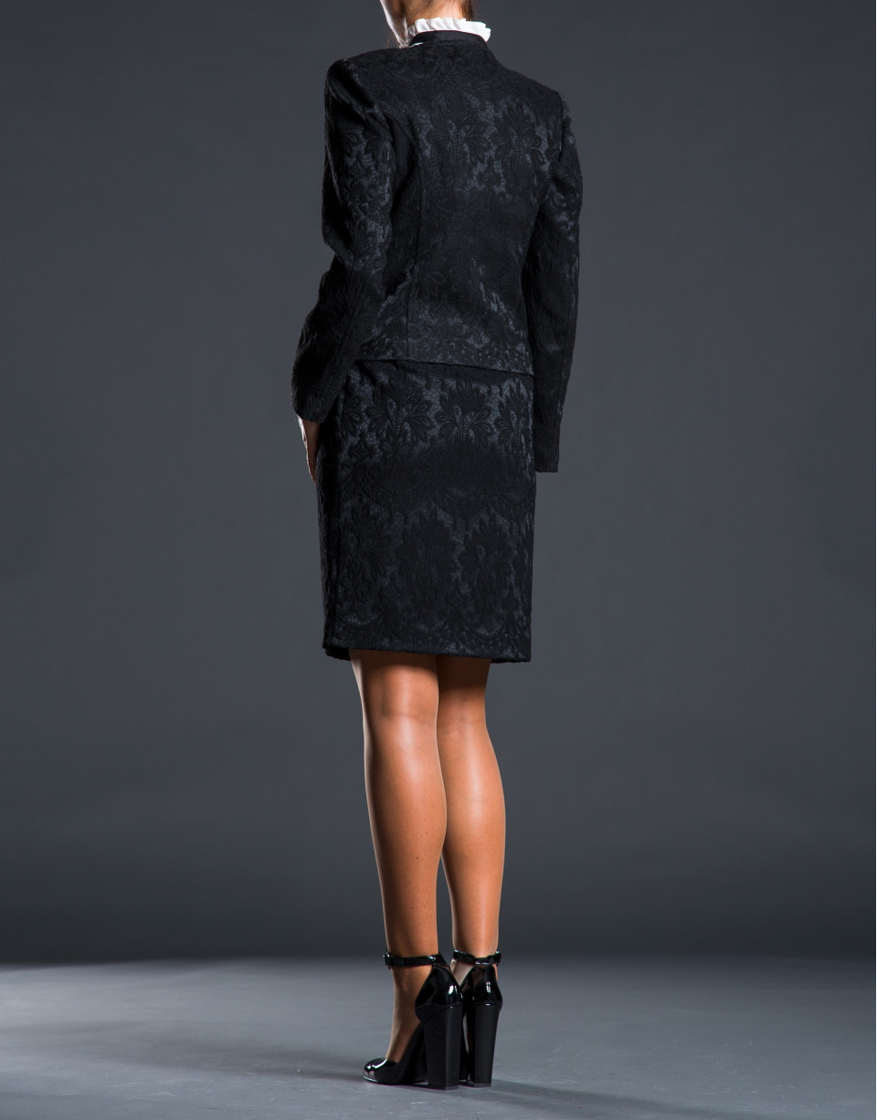 Short black double-breasted jacket