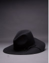 Sombrero en fieltro negro