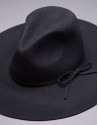 Sombrero en fieltro negro