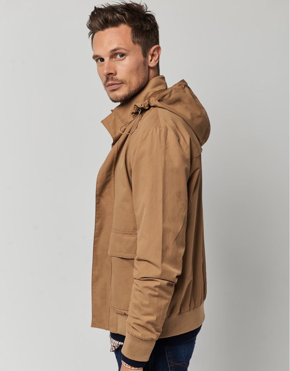 Cazadora técnica color camel - Hombre - OI2022 | Roberto Verino