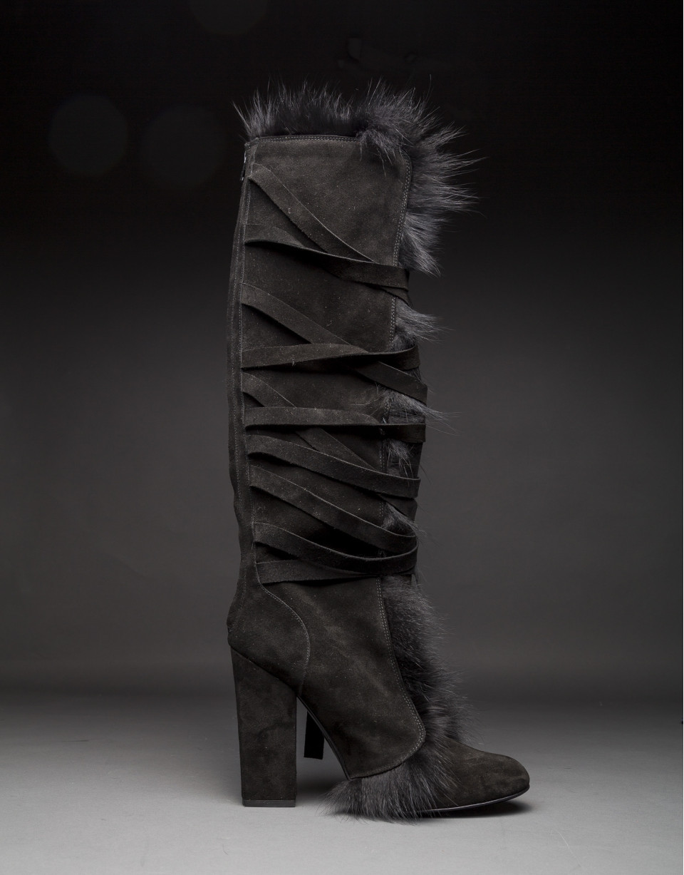 Bota en ante negro y pelo de zorro