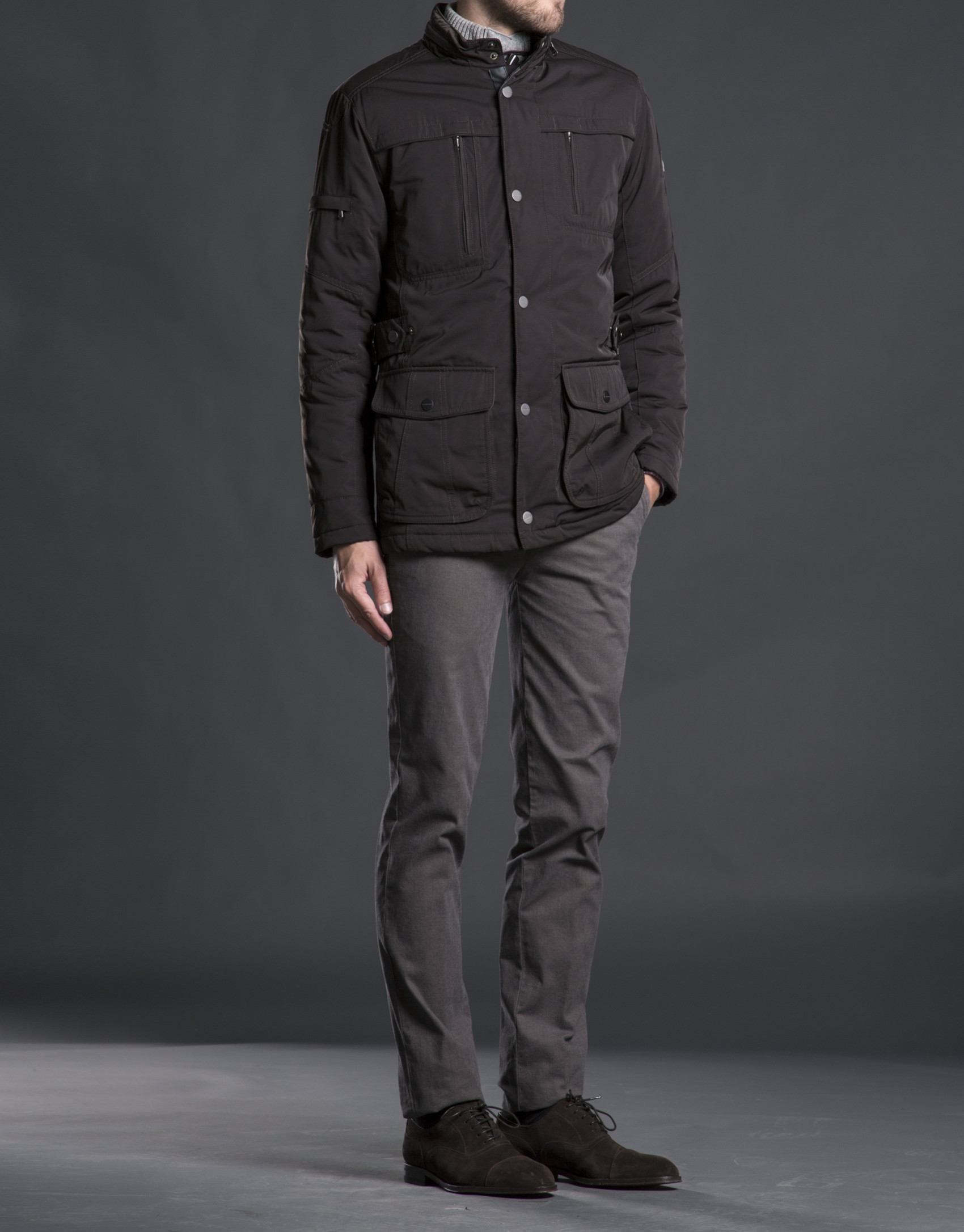 Brown tracksuit jacket with four pockets 
