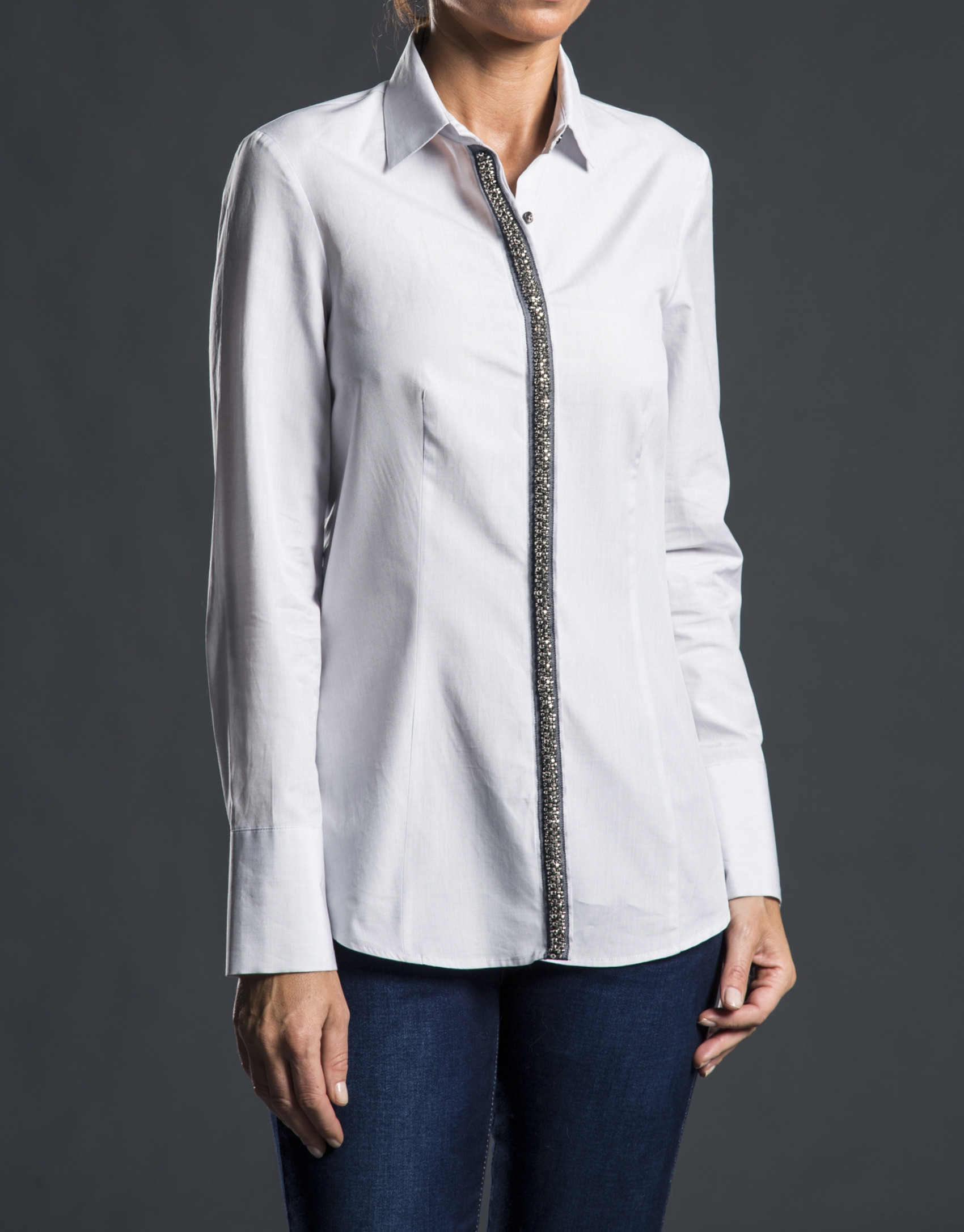 Camisa  gris sopata pasamanería