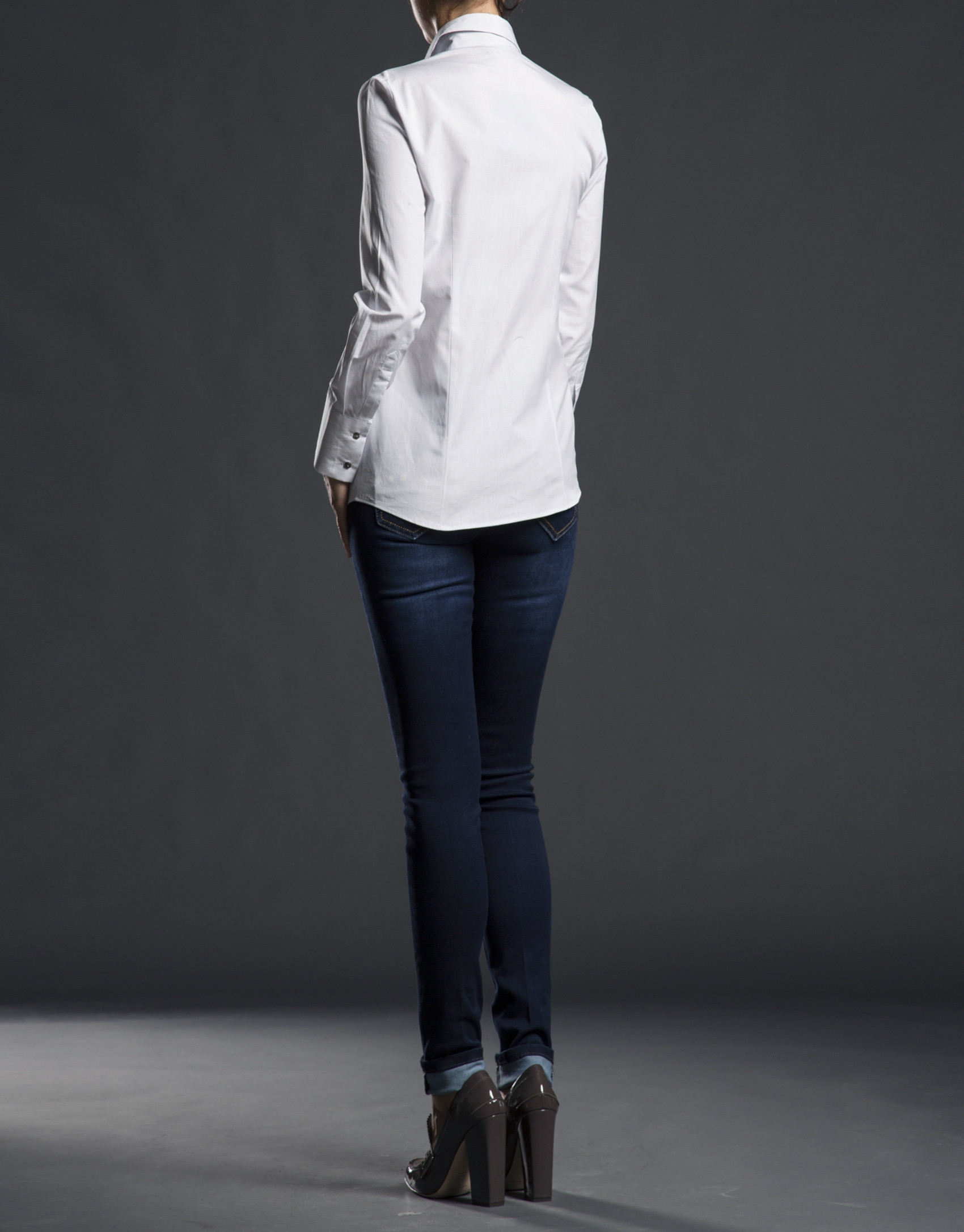 Camisa  gris sopata pasamanería