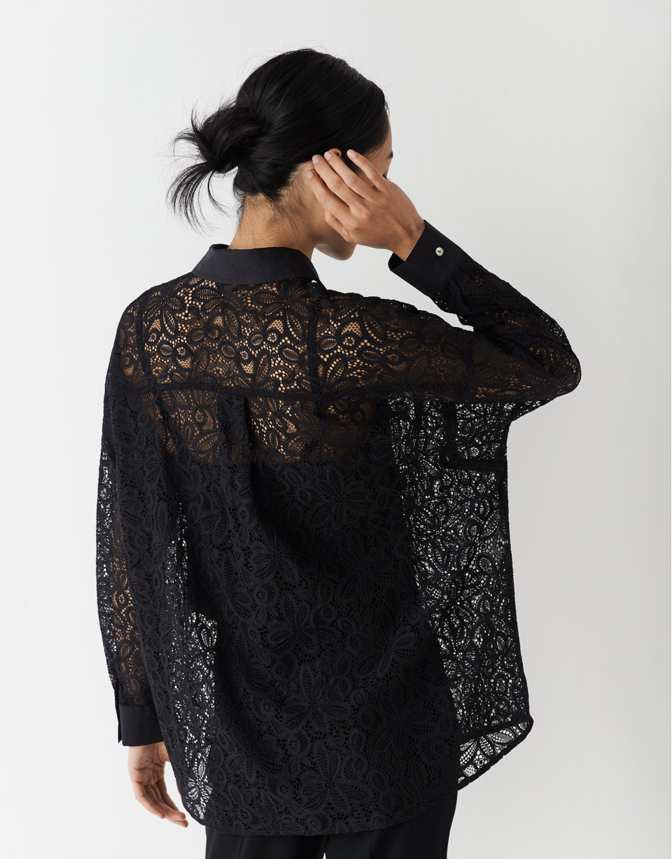 Oversize shirt with long sleeves and black lace | Roberto Verino