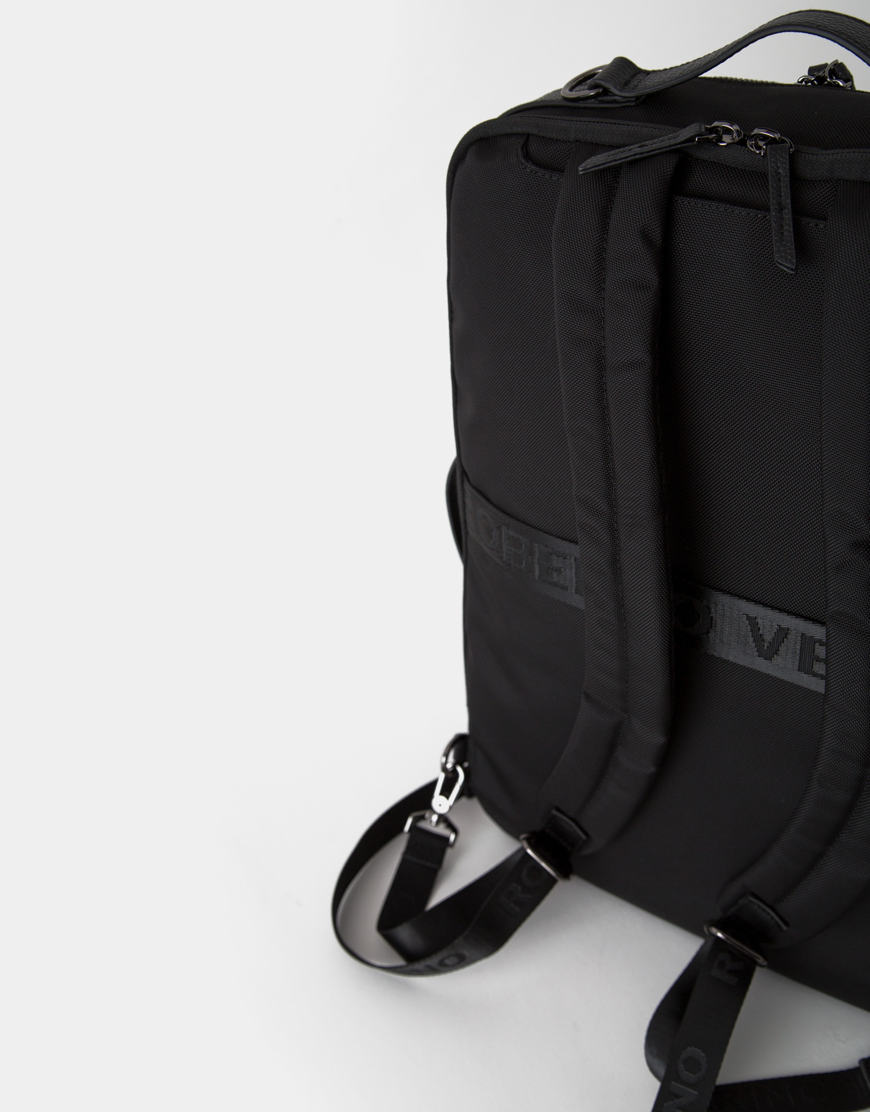 Black Charlie Travel Bag Backpack - Gift Guide | Roberto Verino