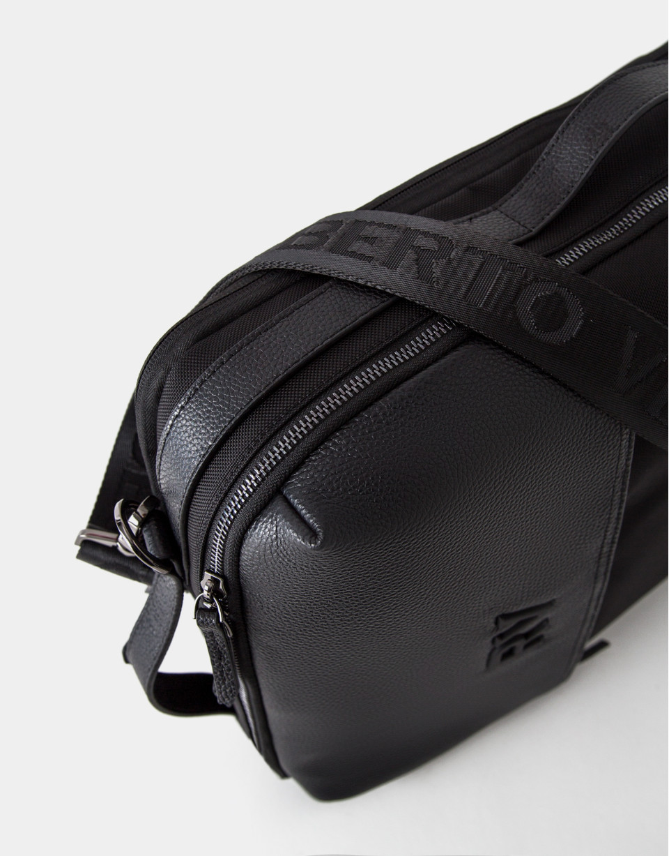 Black Charlie Travel Bag Backpack - Gift Guide | Roberto Verino