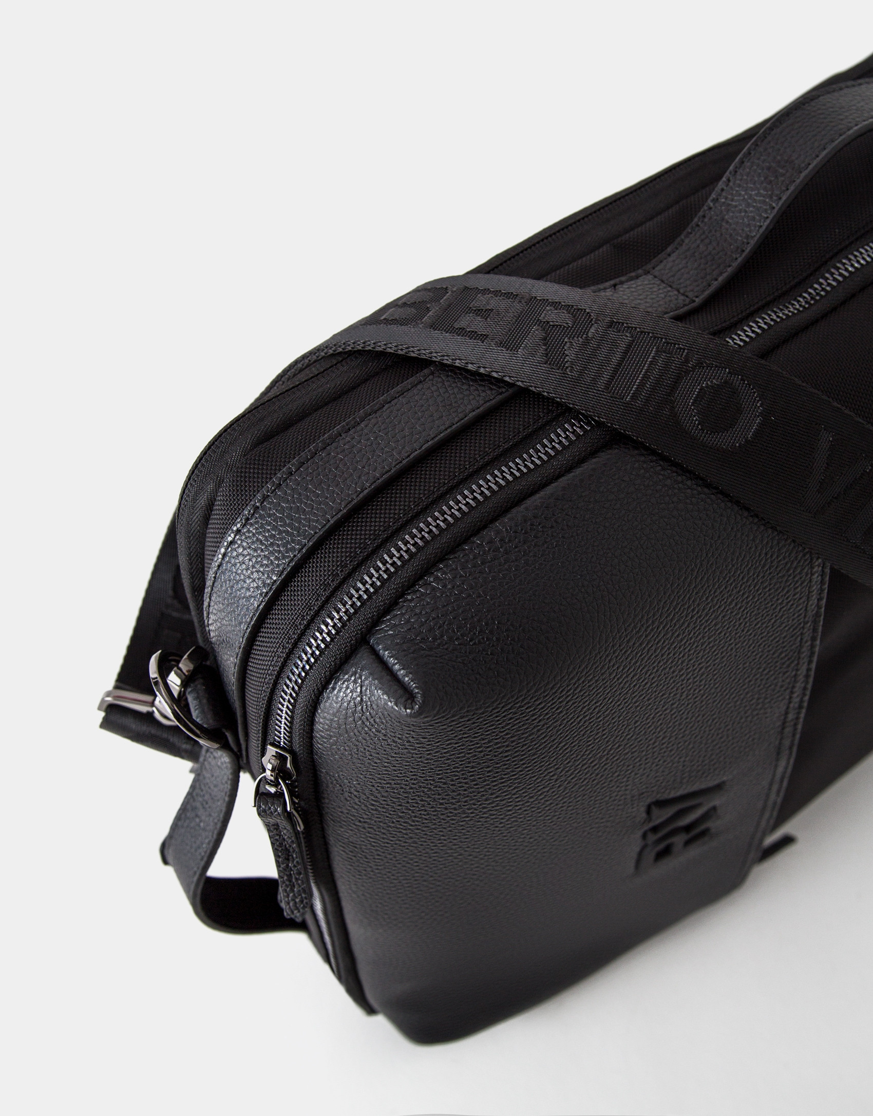 Black Charlie Travel Bag Backpack - Gift Guide | Roberto Verino