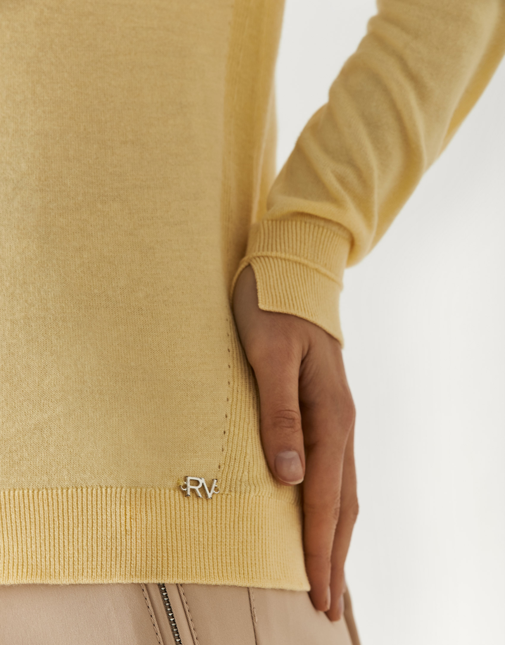 Yellow round neck fine knit sweater - Woman | Roberto Verino