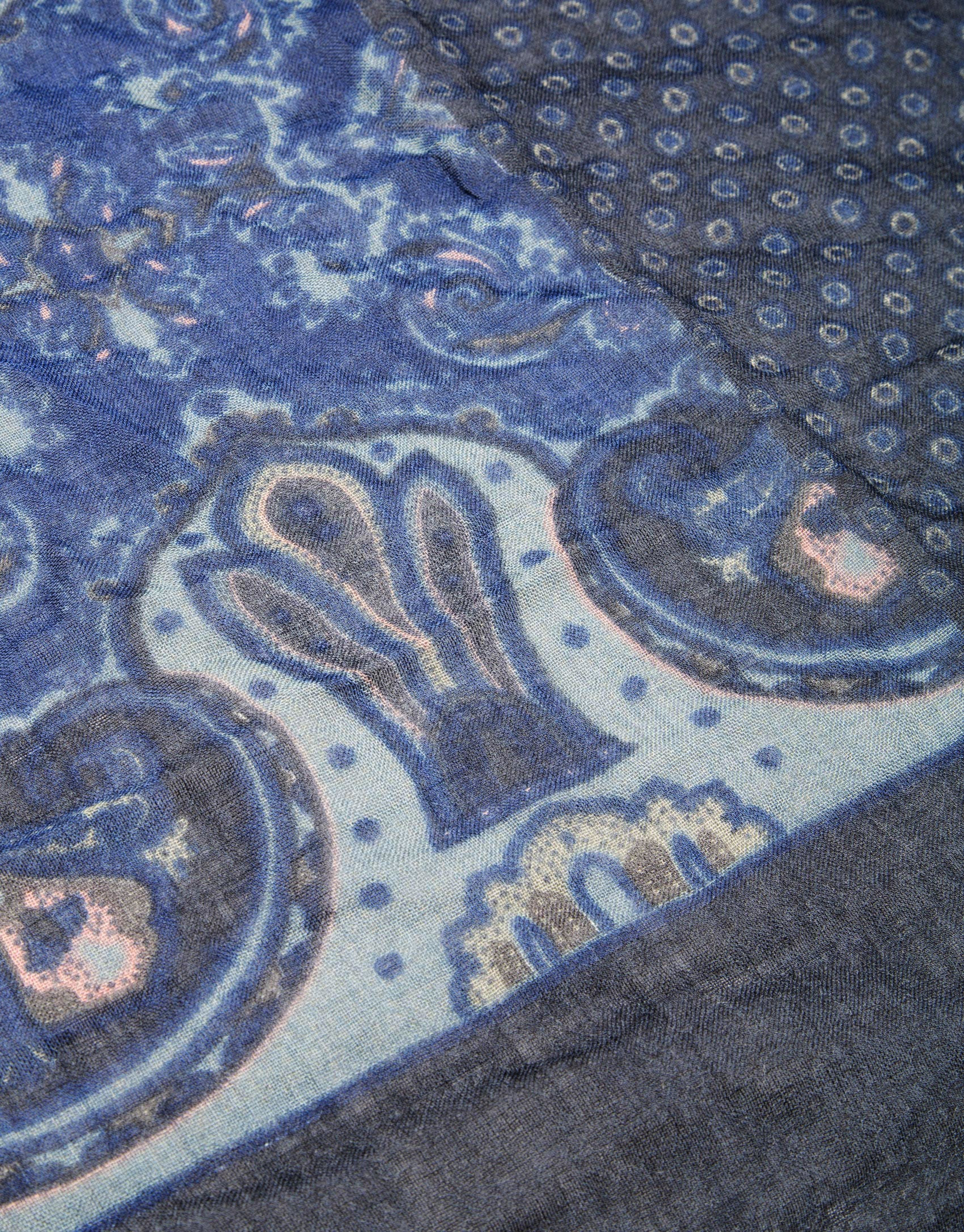 Gray and blue print scarf 