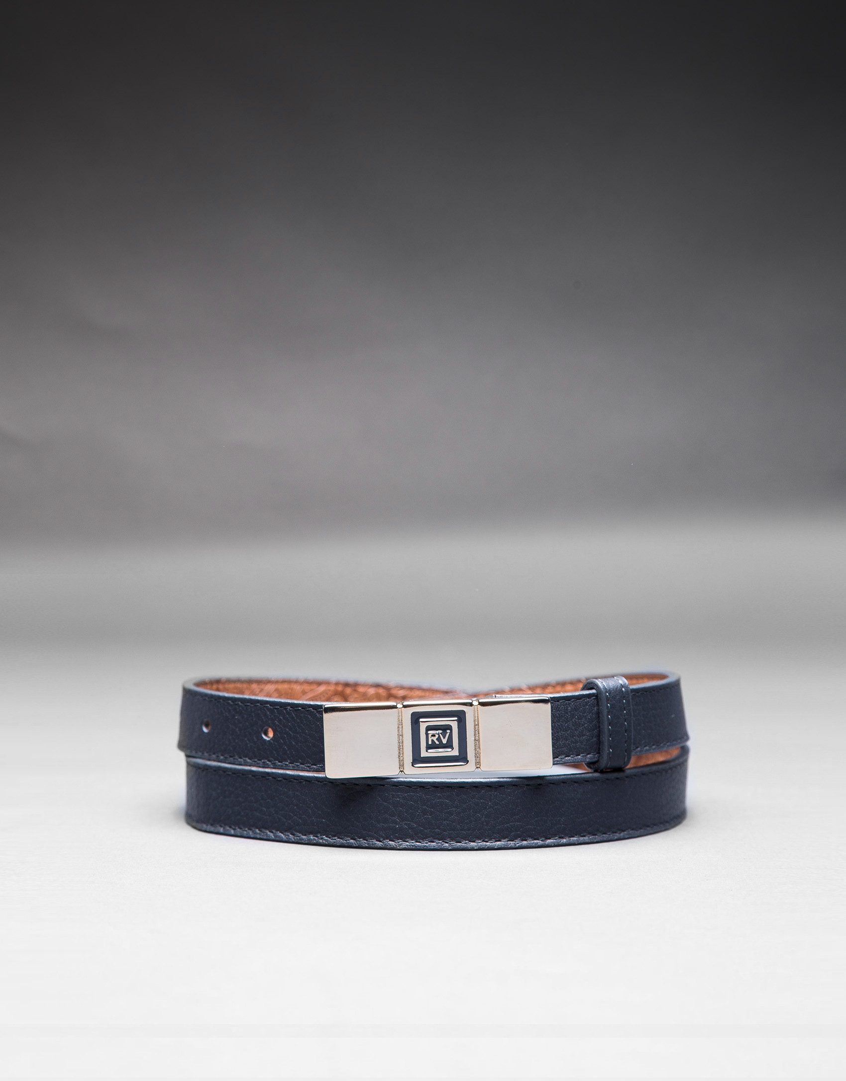 Narrow gray belt 