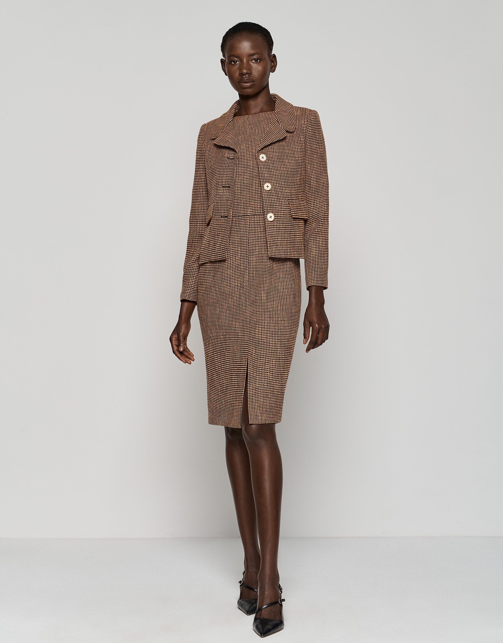 Short mustard tweed jacket - Woman - AW2023 | Roberto Verino