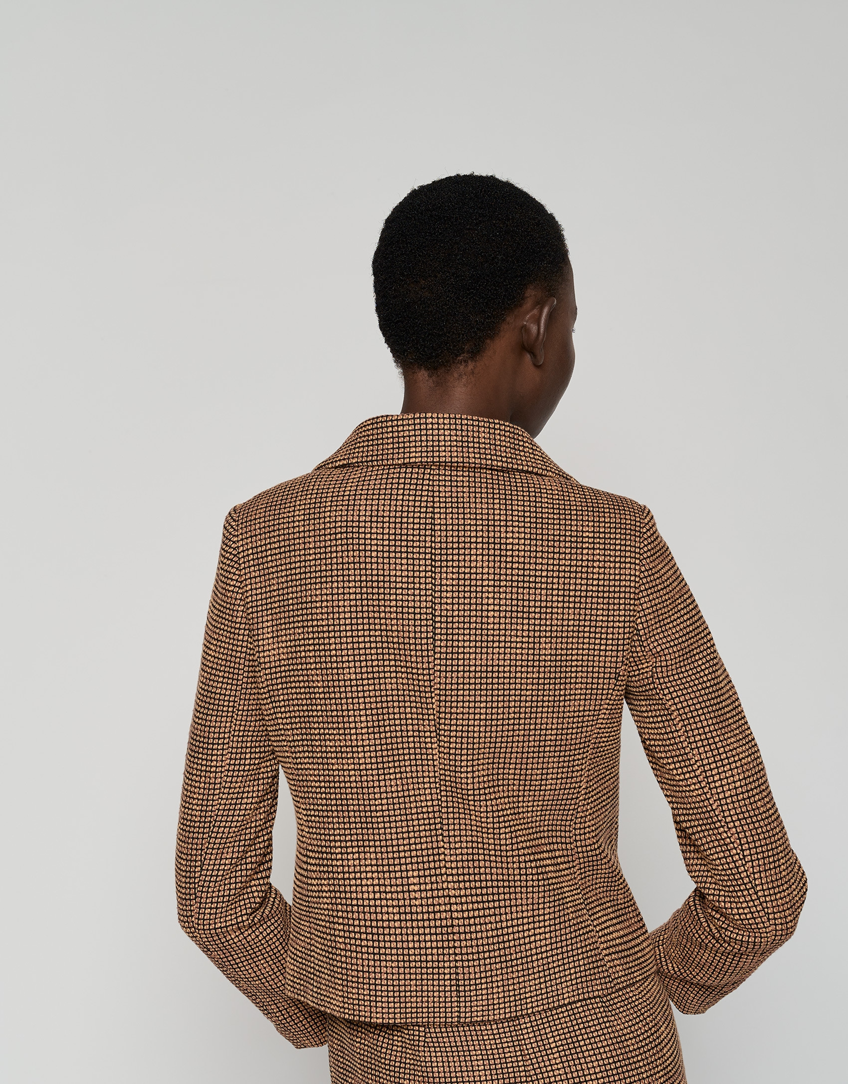 Short mustard tweed jacket - Woman - AW2023 | Roberto Verino