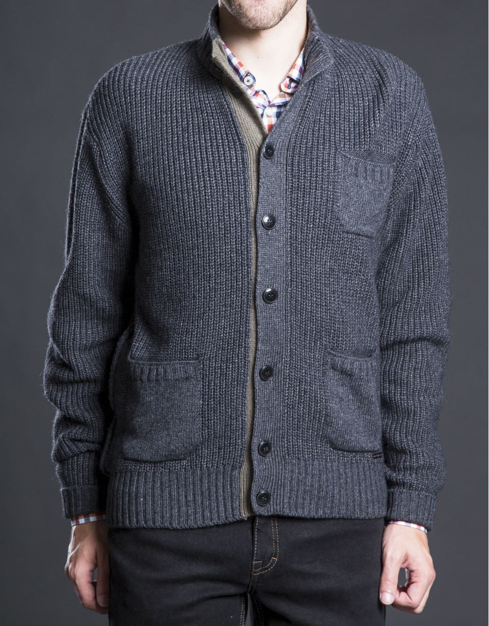 Gray knit jacket with pockets