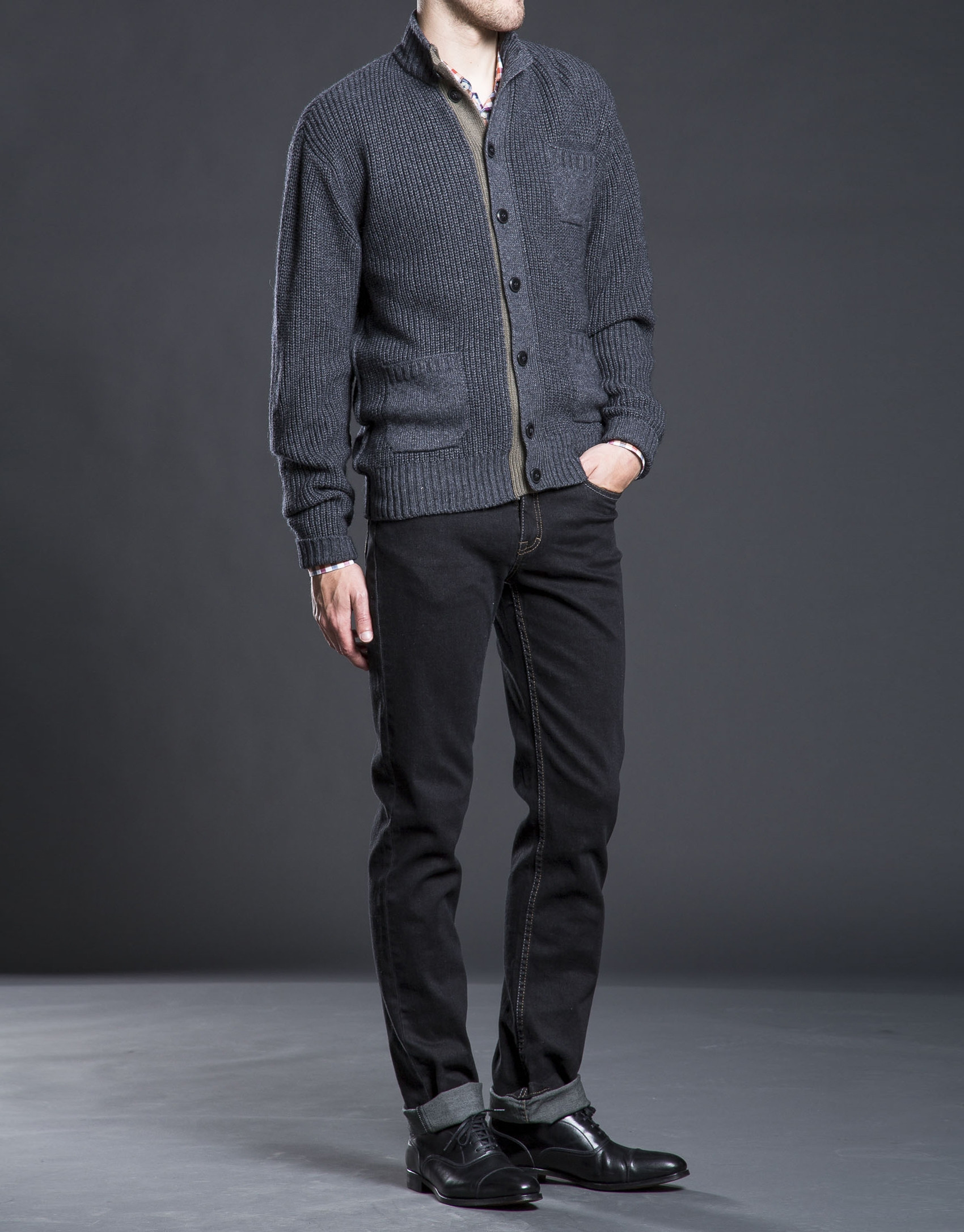 Gray knit jacket with pockets
