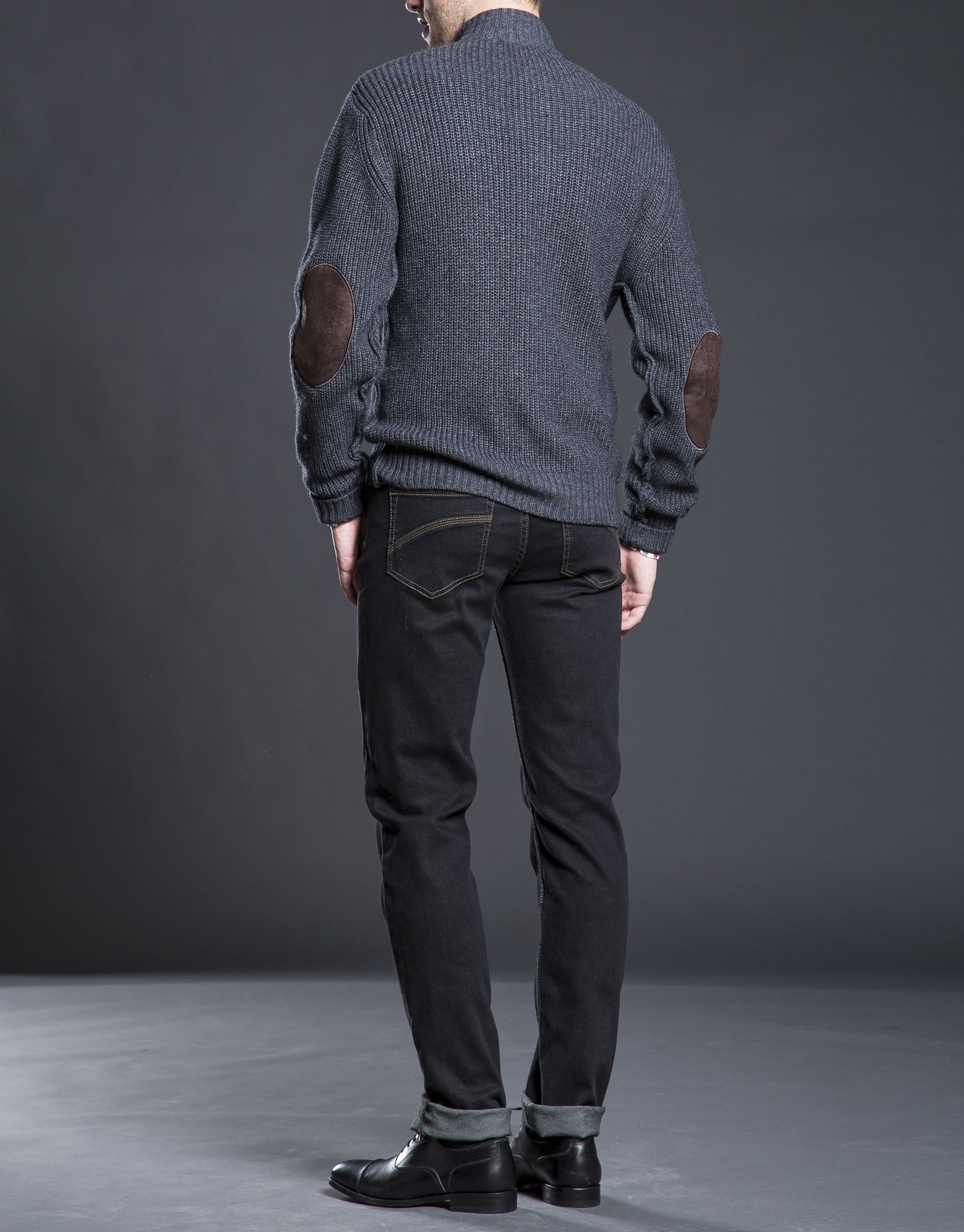 Gray knit jacket with pockets