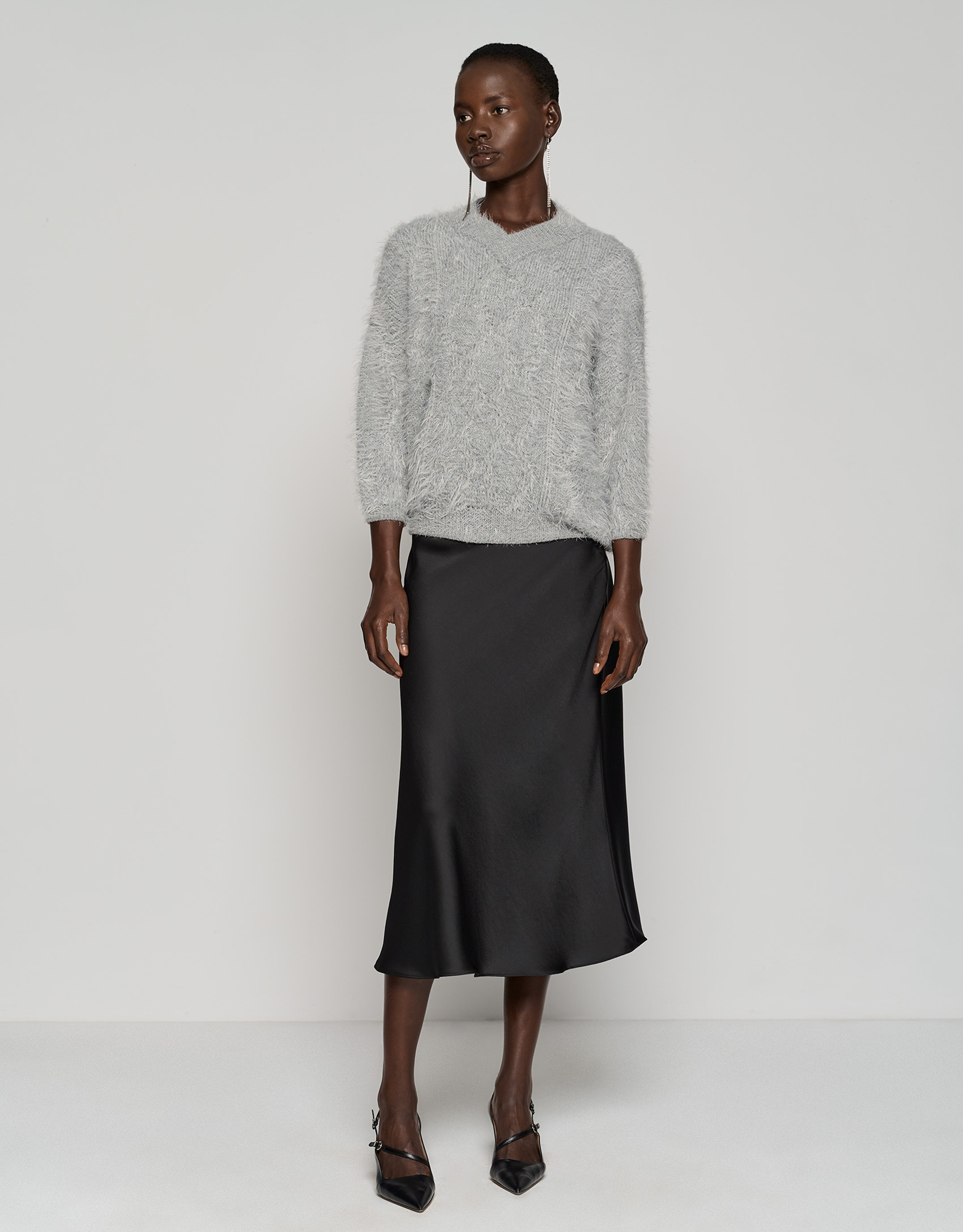 Gray oversize plush sweater - Woman - AW2023 | Roberto Verino
