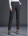 Pantalón gris oscuro