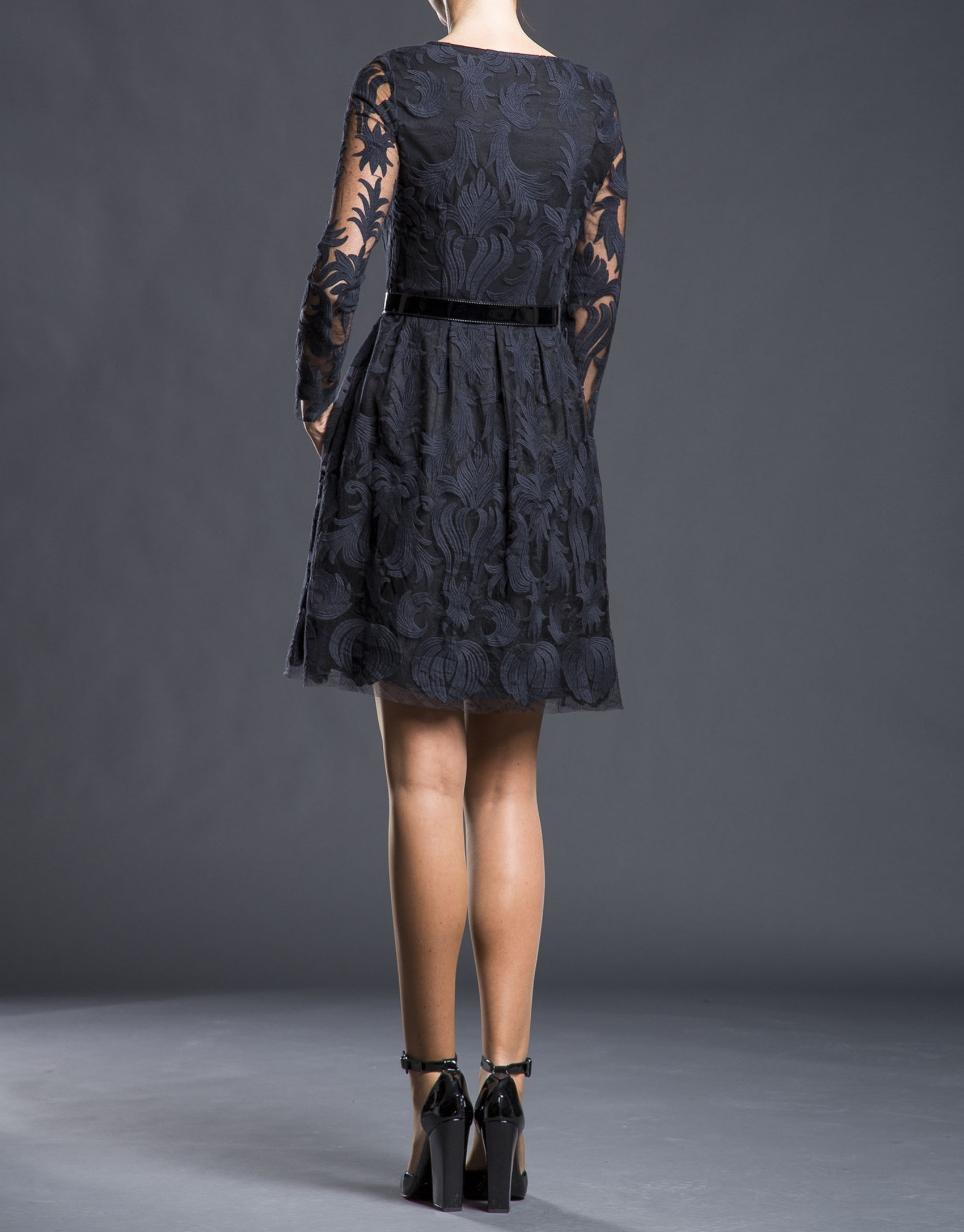 Vestido tul bordado negro
