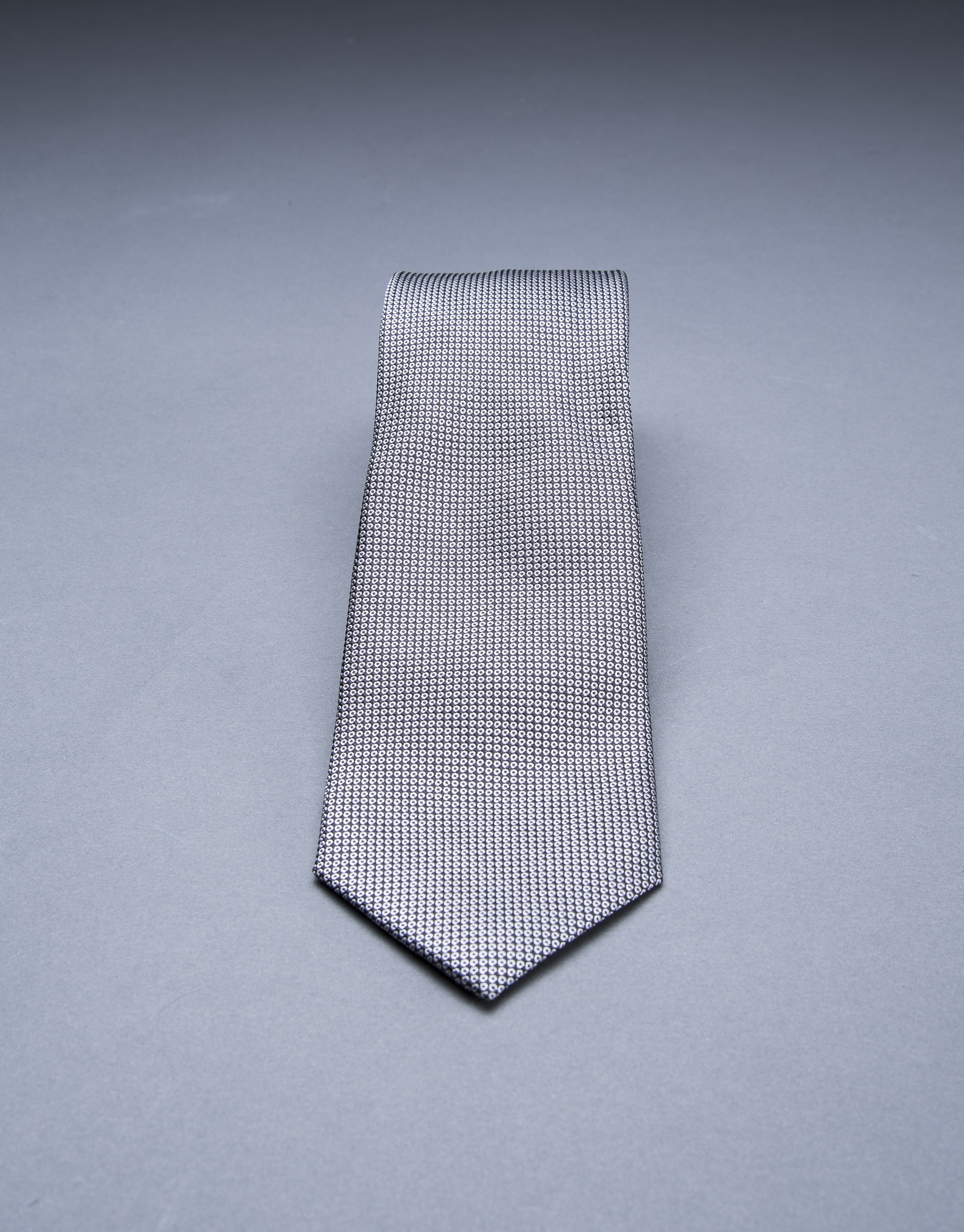 Corbata microdibujo blanco negro