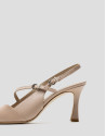 Zapato salón destalonado piel beige con pulsera