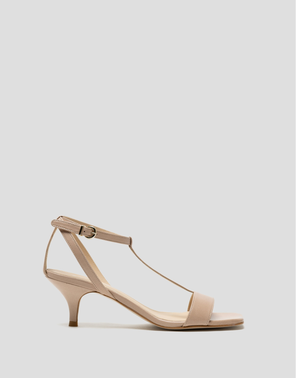 Sandalia abierta con tiras en piel beige