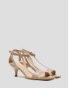 Sandalia abierta con tiras en piel beige
