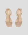 Sandalia abierta con tiras en piel beige