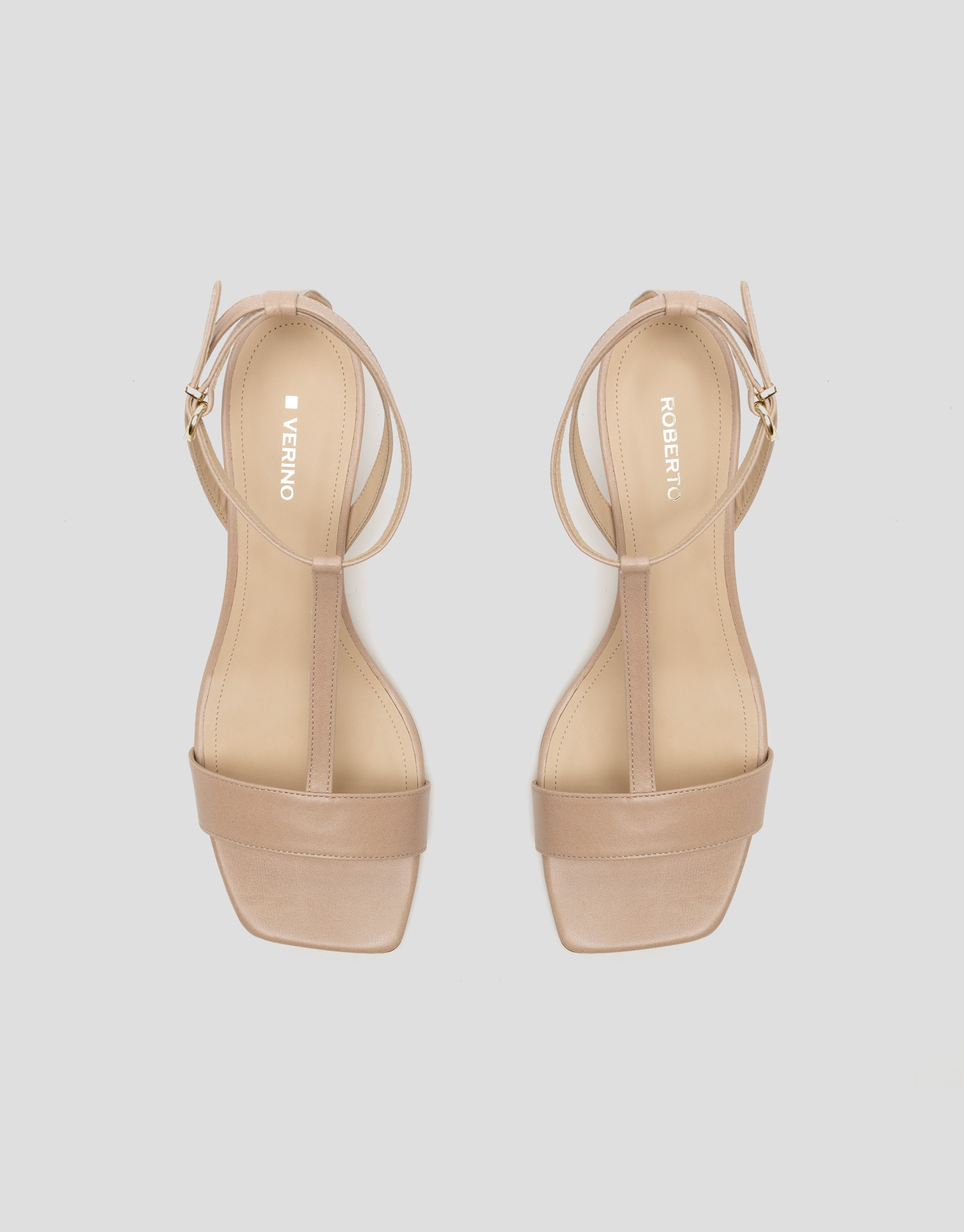 Open sandal with straps in beige leather