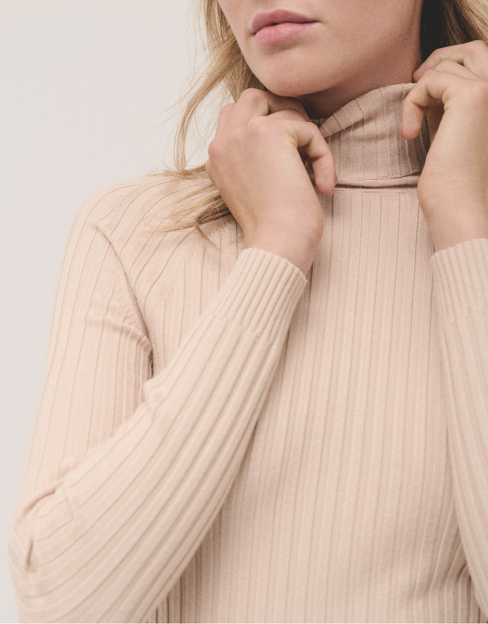 Jersey cuello subido canalé beige - Mujer | Roberto Verino