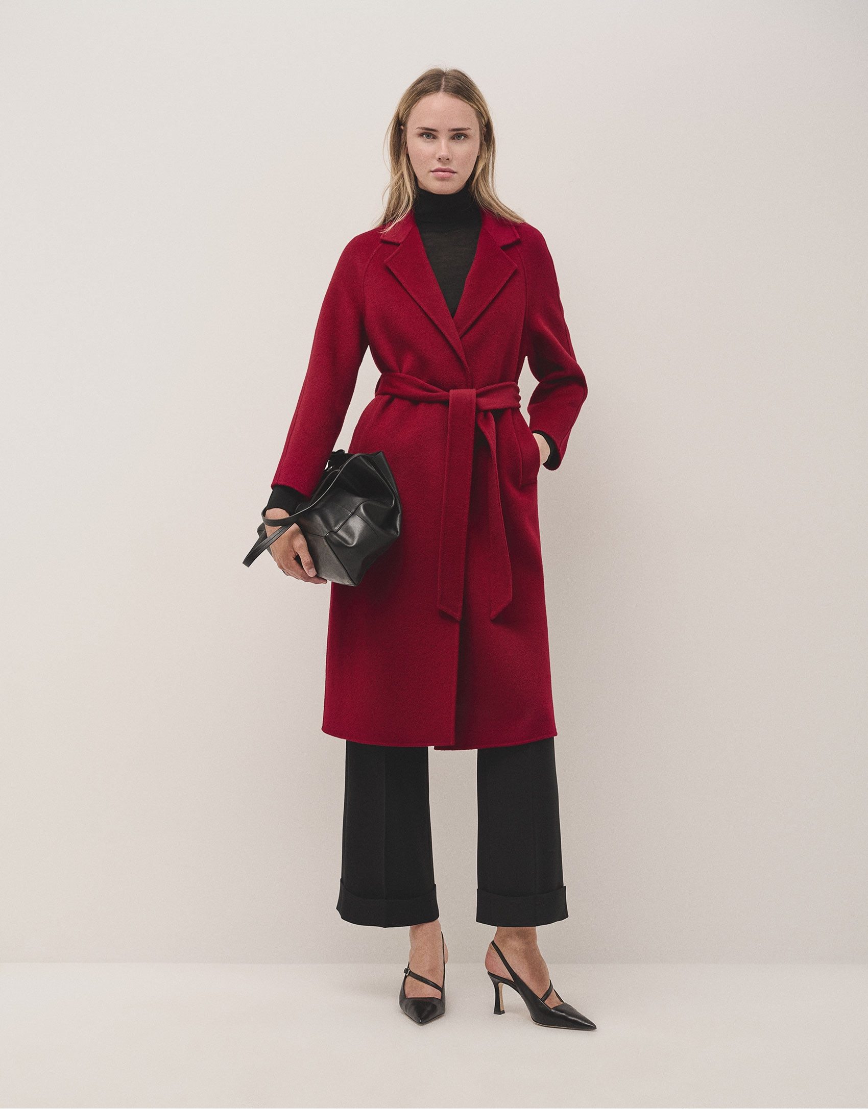Long red double-faced coat - Woman - AW2024 | Roberto Verino